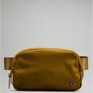 Lululemon Everywhere Belt Bag